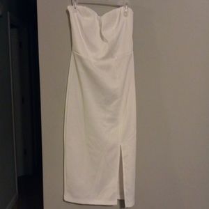 I Hot white strapless bodycon dress with split